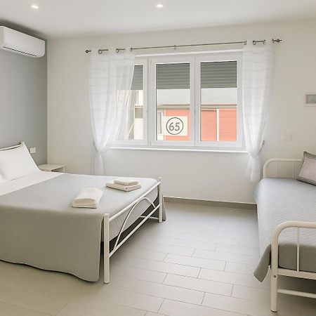 Apartamento La Dimora Di Antonietta Nápoles Exterior foto